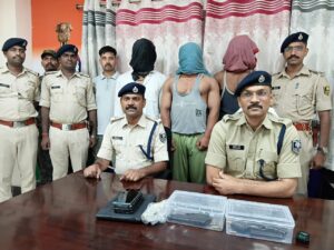 धनबाद के बड़े बिजनेसमैन के पुत्र का पटना से अपहरण:नालंदा में पुलिस ने तीन घंटे में छुड़ाया, 10 लाख की फिरौती मांग रहे थे अपराधी, दो पिस्टल और 45 हजार कैश के साथ 3 अपराधी गिरफ्तार