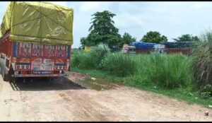 जीएसटी चोरी को लेकर सेल्स टैक्स विभाग की टीम ने की उतर बिहार में छापेमारी मुजफ्फरपुर सीवान व गोपालगंज में 14 स्क्रैप व पान मसाला के ट्रक जब्त