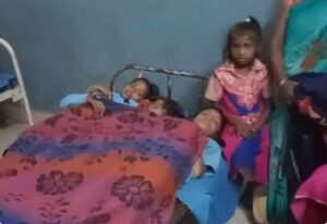 लापरवाही का जहर मध्याह्न भोजन में मिली छिपकली, 50 बच्चे हुए बीमार प्रिंसिपल और शिक्षिका निलंबित