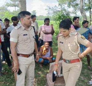 खेत से वृद्ध महिला का शव बरामद, परिजनों ने एसिड अटैक का लगाया आरोप जांच में जुटी पुलिस