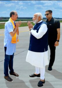 पिछले 15 वर्षों से जिले के गांव गांव जाकर मेडिकल कैंप लगाकर हजारों मरीजों की मुफ्त इलाज कर उनकी सेवा करने वाले भाजपा चिकित्सा प्रकोष्ठ प्रदेश सह संयोजक प्रख्यात सर्जन एवं समाजसेवी डा0 संजीव बने आमजनों की पहली पसंद… पढ़ें डा0 संजीव कैसे बने आमजनों की पहली पसंद