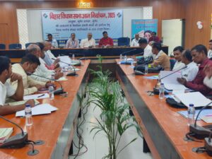 अजब टिकट की गजब कहानी, पूर्णिया में कोई बना बागी तो किसी ने मारी पलटी, पैराशूट से भी उतरे नेताजी! पूर्णिया में विधानसभा की सीटों का पूरा समीकरण