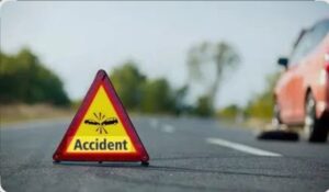 लखीमपुर खीरी में दर्दनाक सड़क हादसा: अनियंत्रित कार गिरीनदी में, पाँच लोगों की हुई मौत