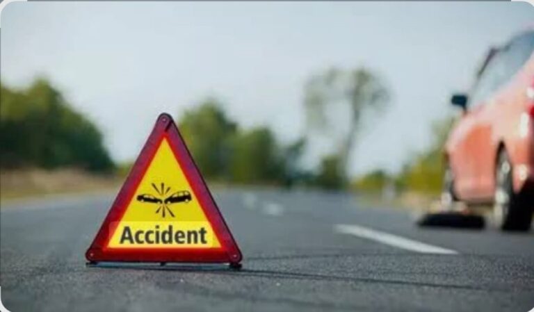 लखीमपुर खीरी में दर्दनाक सड़क हादसा: अनियंत्रित कार गिरीनदी में, पाँच लोगों की हुई मौत