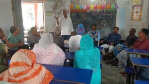 स्कूल में अव्यवस्थाओं पर अभिभावकों का फूटा गुस्सा, बैठक में उठा घेराबंदी से पठन-पाठन तक का मुद्दा