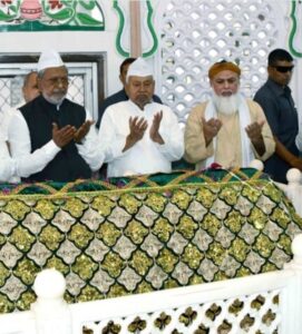 हिजाब विवाद के बीच नीतीश सरकार का बड़ा दांव, किशनगंज-दरभंगा में अल्पसंख्यक छात्रों को मुफ्त पढ़ाई और हॉस्टल