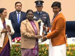 14 साल के वैभव ने रचा इतिहास, राष्ट्रपति के हाथों मिला राष्ट्रीय सम्मान