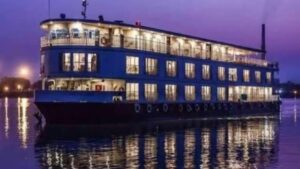 लग्जरी ‘गंगा विलास’ की यात्रा अधूरी: पटना से ही लौटा क्रूज, विदेशी सैलानी सड़क से पहुंचे काशी