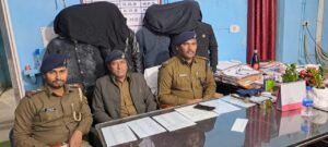 संगठित अपराधियों पर पुलिस का शिकंजा, हथियारों के साथ चार अपराधी गिरफ्तार, मचा हड़कंप
