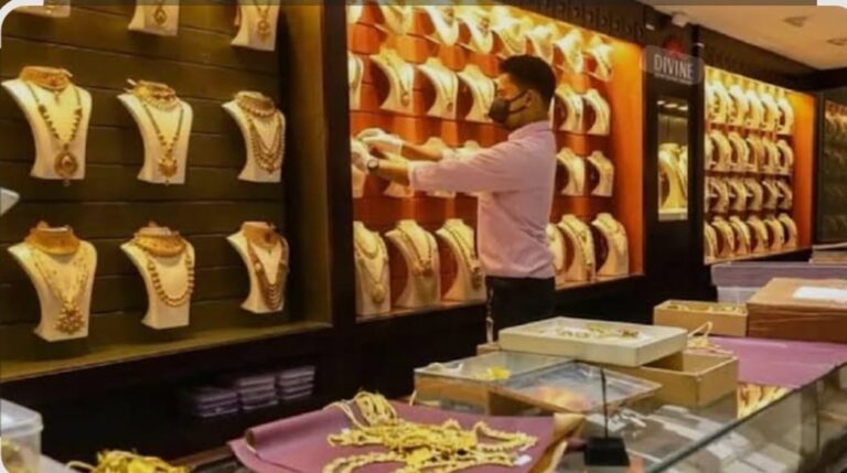 सोना-चांदी में जबरदस्त उतार-चढ़ाव, रिकॉर्ड ऊंचाई के बाद भारी गिरावट, निवेशकों की बढ़ी चिंता