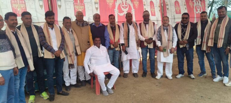 दुल्लहपुर में आस्था का ज्वार, महायज्ञ में उमड़ी जनसैलाब, जनप्रतिनिधियों ने भी टेका माथा