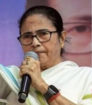 सुप्रीम कोर्ट में ममता का विस्फोट, बोली– ‘मैं बंधुआ मजदूर हूं’, चुनाव आयोग पर लगाए गंभीर आरोप