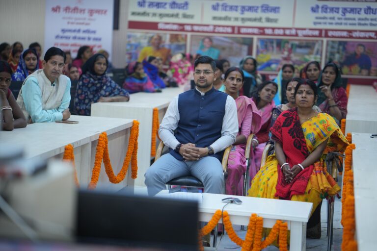 राशि का सदुपयोग कर अपना बेहतर व्यापार शुरू करें…सरकार आपको 2 लाख  रूपये और देंगी…01 लाख 32 हजार महिलाओं को मिली राशि