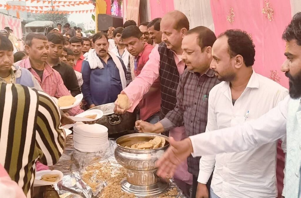 महाशिवरात्रि पर आस्था का सैलाब, 2000 लोगों ने ग्रहण किया महाप्रसाद