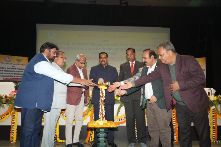मिट्टी बचेगी तो खेती बचेगी, सबौर में गूंजा ‘सुदृढ़ मृदा स्वास्थ्य’ का राष्ट्रीय मंत्र