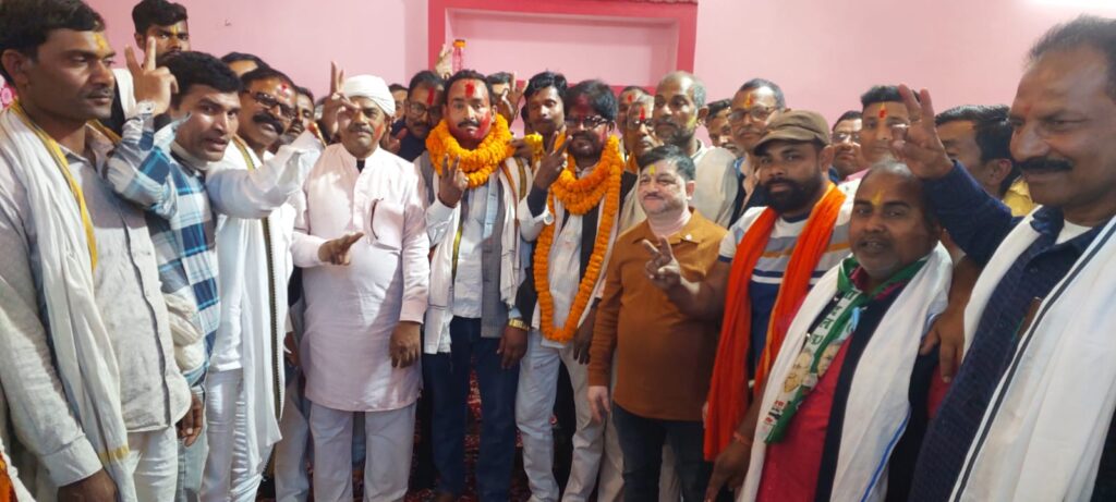 डुमरांव में जदयू का संगठन मजबूत, सात इकाइयों में निर्विरोध अध्यक्ष चुने गए, कार्यकर्ताओं में जश्न