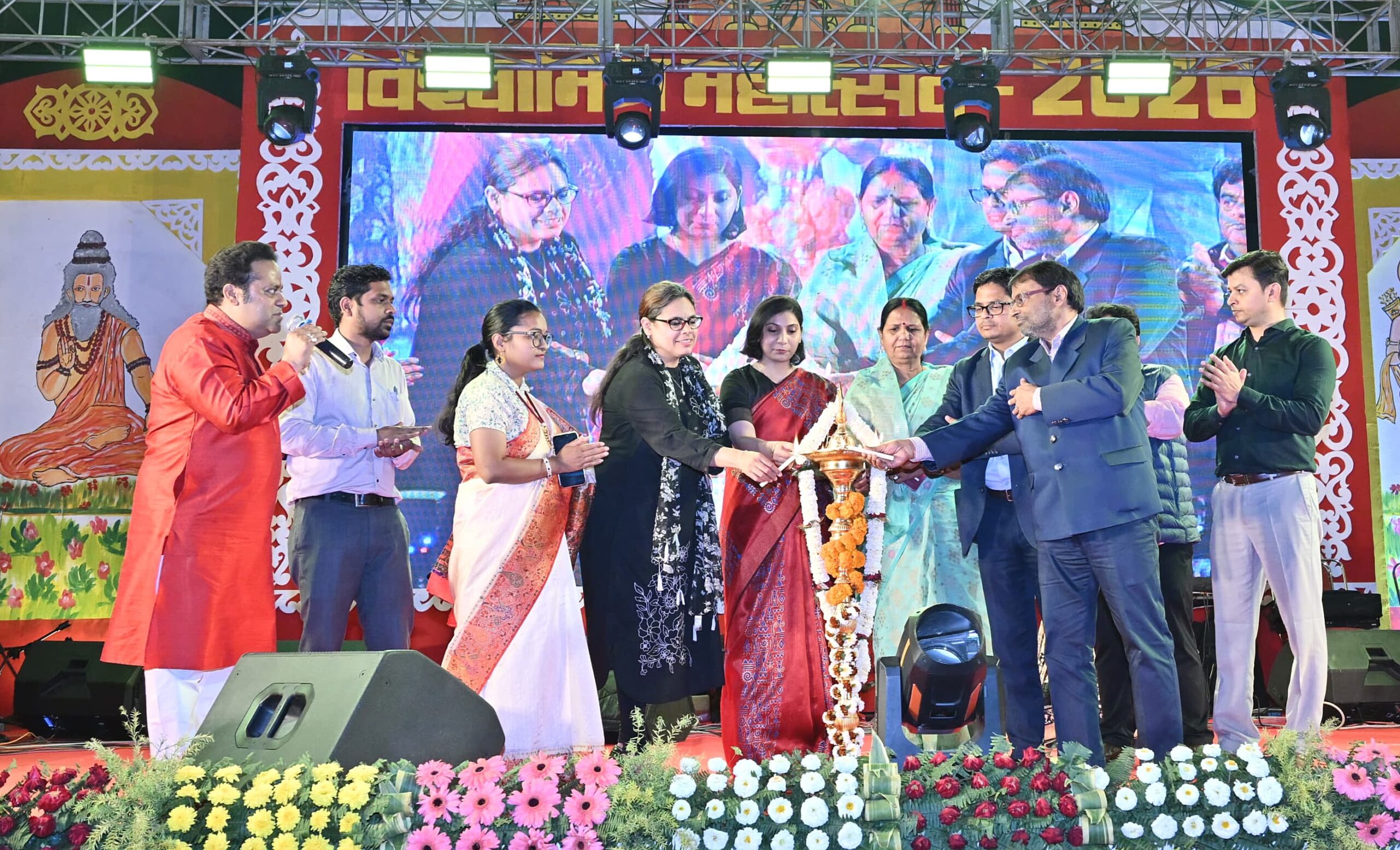 किला मैदान में सांस्कृतिक ज्वार, विश्वामित्र महोत्सव में झूम उठा बक्सर