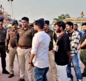 होली मिलन बना रणक्षेत्र: रोशन रोही के जाते ही नकटपुरा वॉटर पार्क में चली गोलियां, जम कर हुई पत्थरबाजी, युवक को लगी गोली